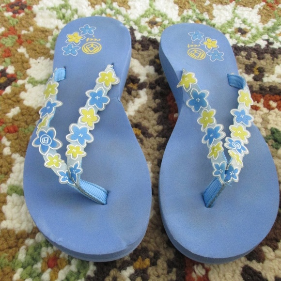Shoes - Reef Flip Flops Size 9